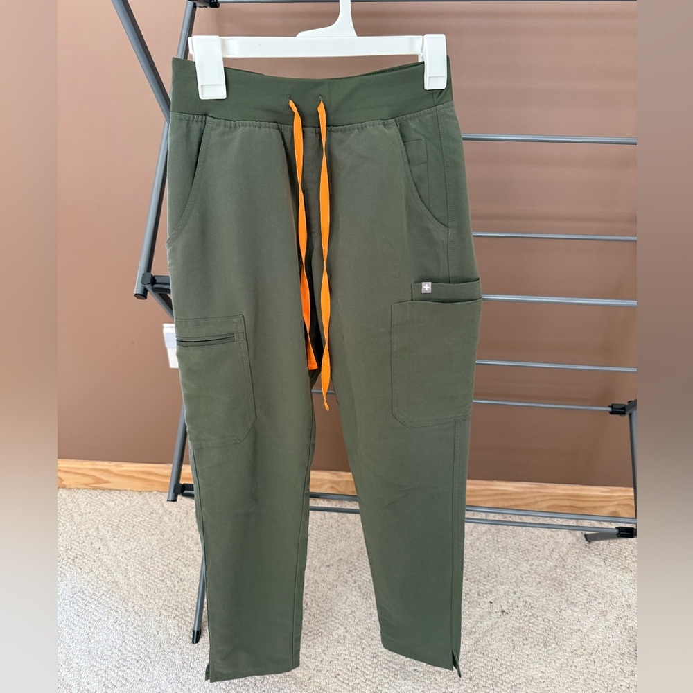 Figs Moss Yola High Waist Pant